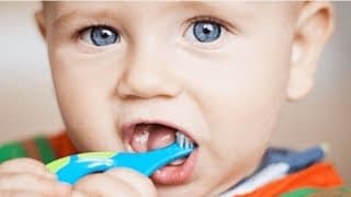 Igual escovar dentes